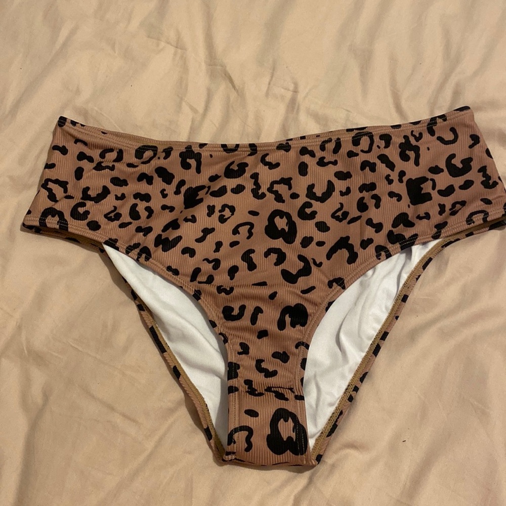 Cupshe swim bottoms NWOT